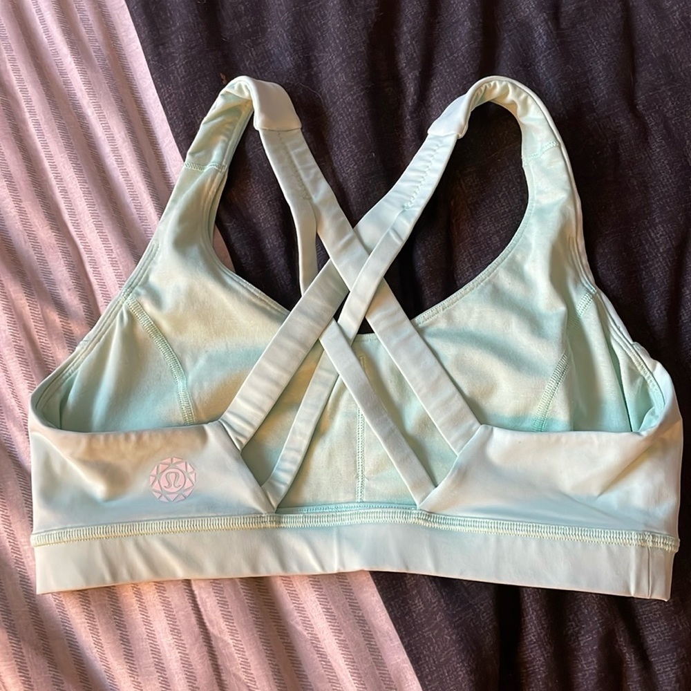 Lululemon Seawheeze mint bra with pockets size 8 (dot confirmed)